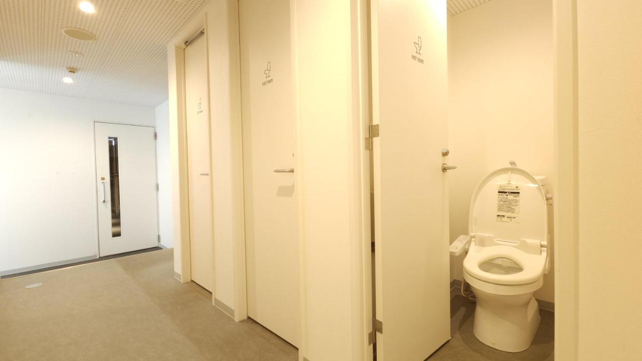Acro Capsule Hotel Namba Dotonbori Osaca Exterior foto